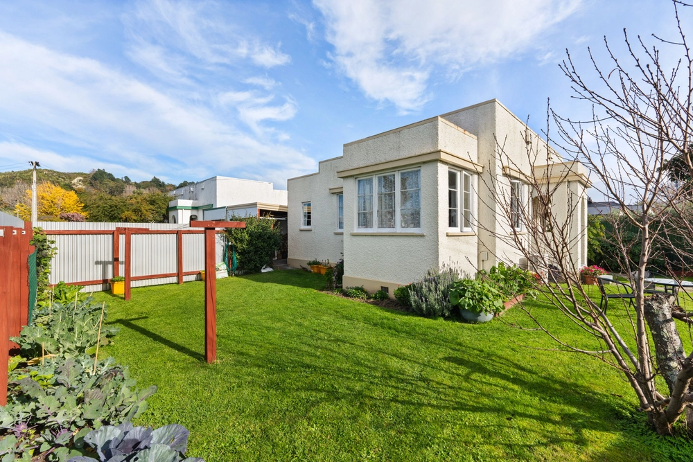 Photos of 121 Wainui Road