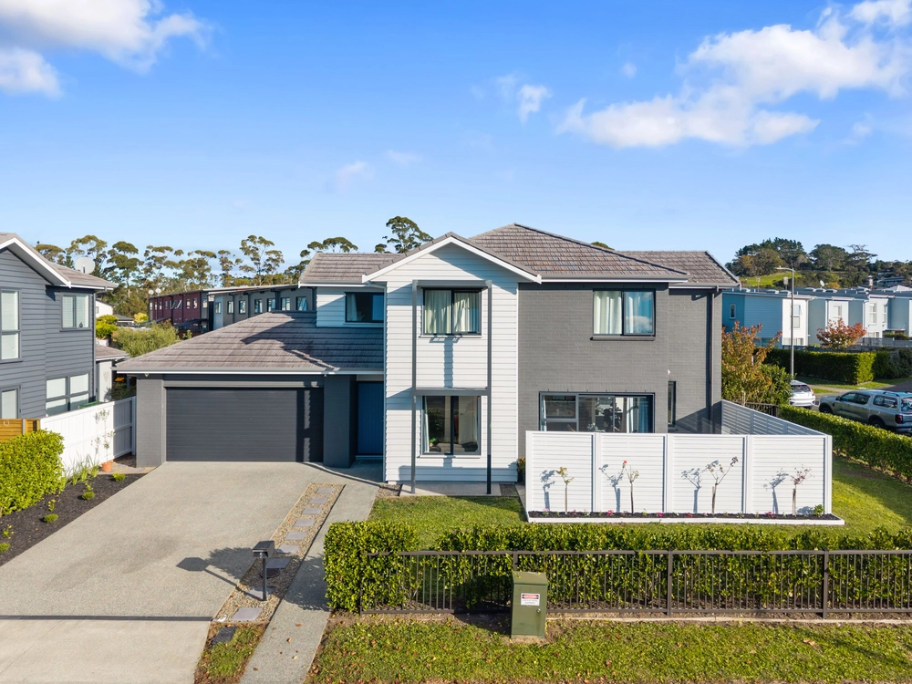 Photos of 9 Vincent McGrath Crescent