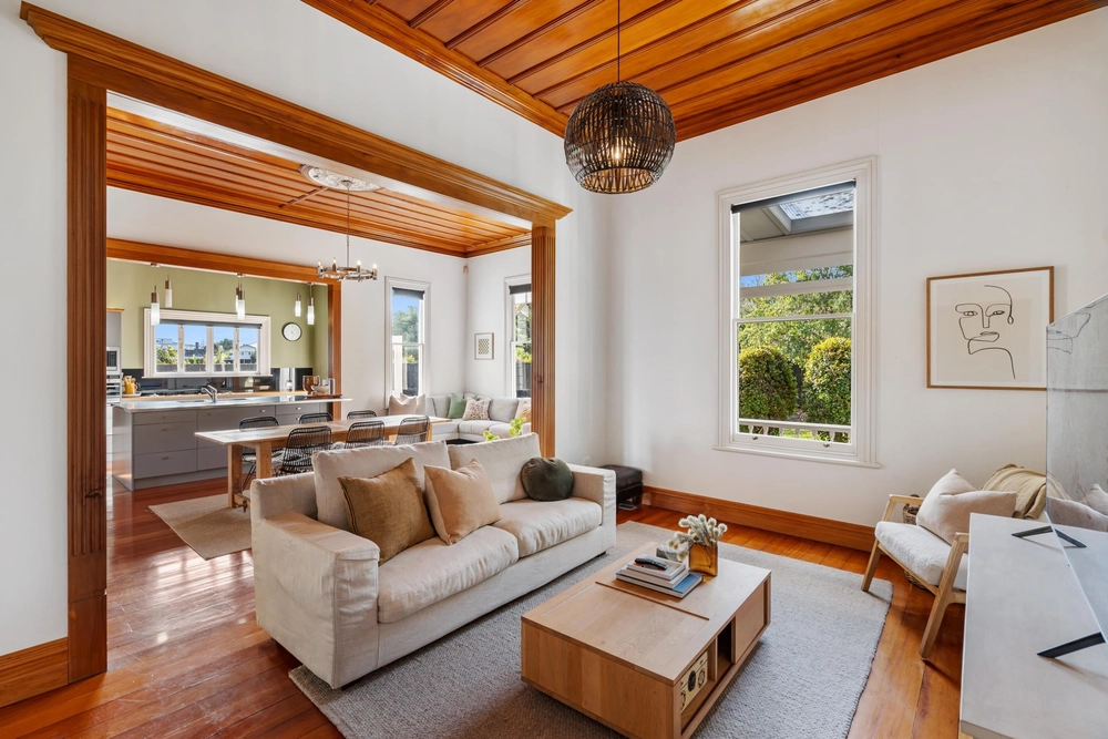 Photos of 6 Thompson Road