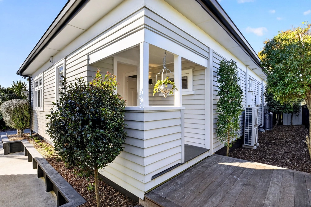Photos of 9 Woodhouse Road