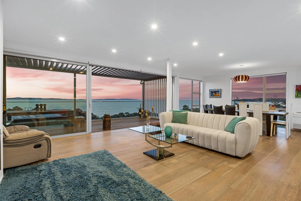 Photos of 202 Vipond Road
