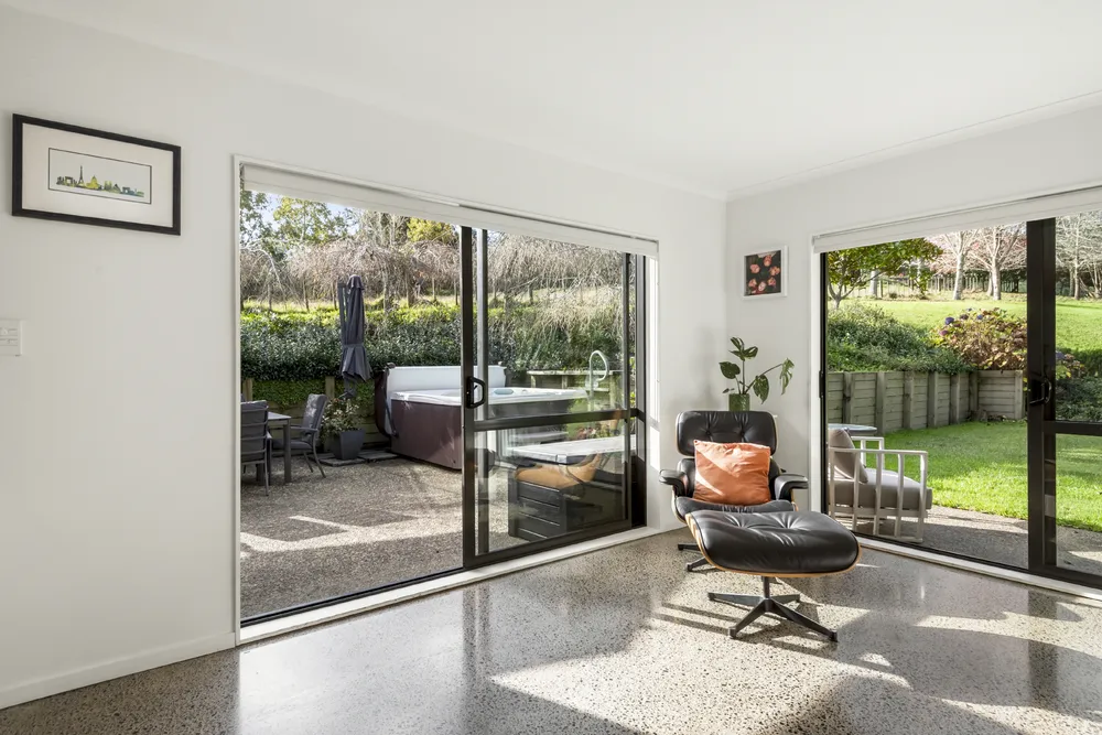 Photos of 108 Paremoremo Road