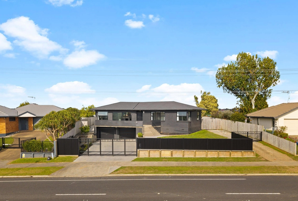 Photos of 121 Baverstock Road