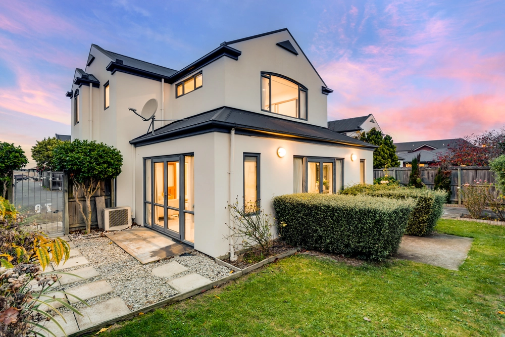 Photos of 70 Wharenui Road
