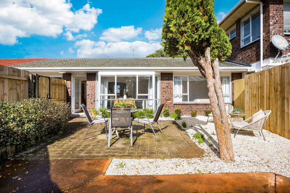 Photos of 83 Centreway Road