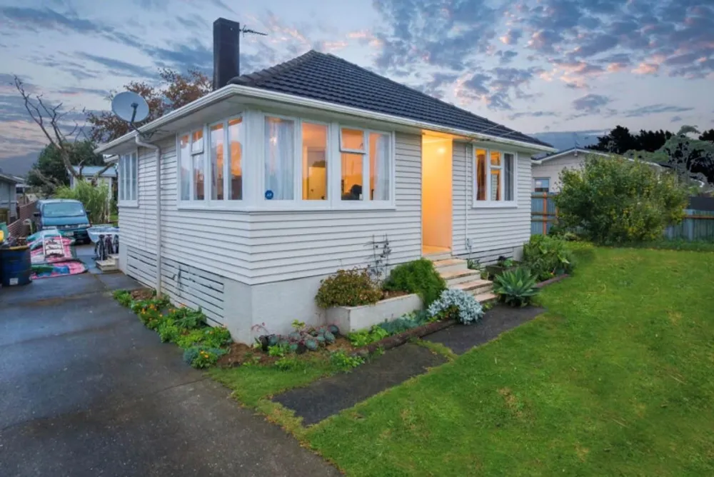 Photos of 14 Kennelly Crescent