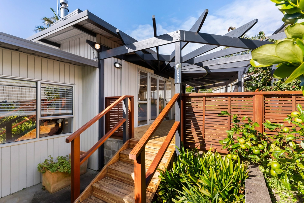 Photos of 18 Uppingham Crescent