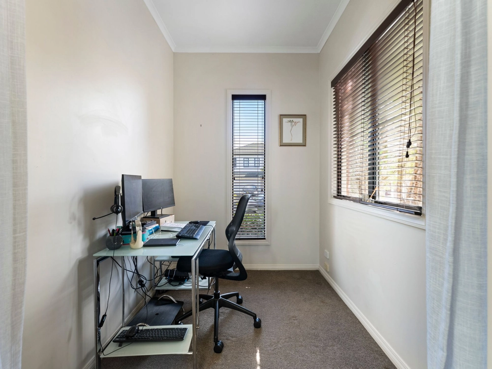 Photos of 25 Bridgefield Crescent