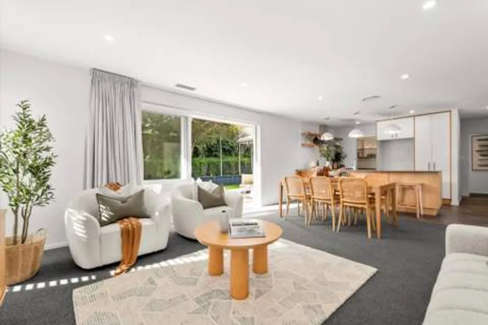 Photos of 217 Lakes Boulevard