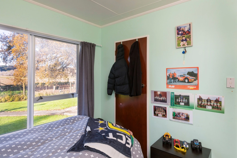 Photos of 172 Whatatutu Road