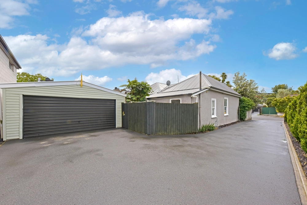 Photos of 22 Dickens Street