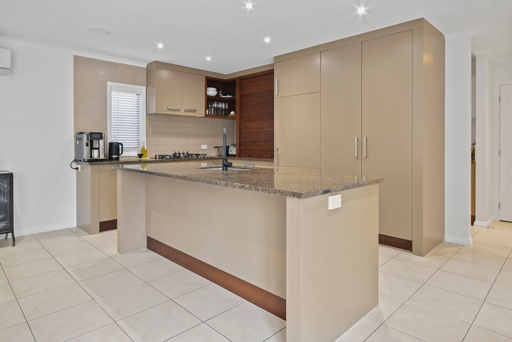 Photos of 25 Bridgefield Crescent