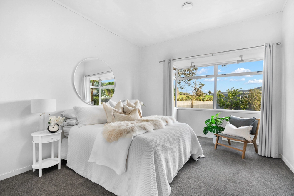 Photos of 988 Otaika Valley Road