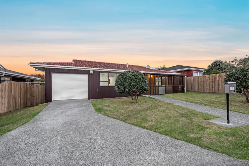 Photos of 10 Tate Grove