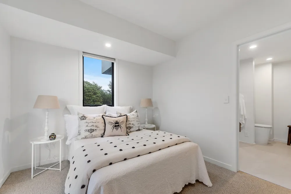 Photos of 72 Glenstrae Road