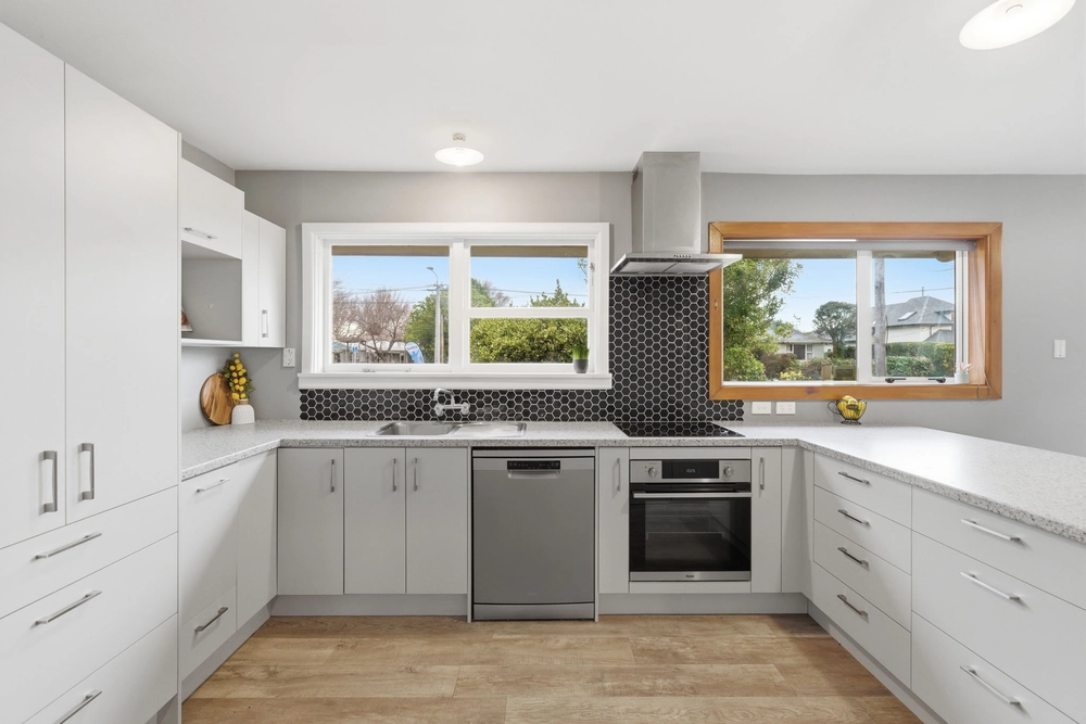 Photos of 50 Staveley Street