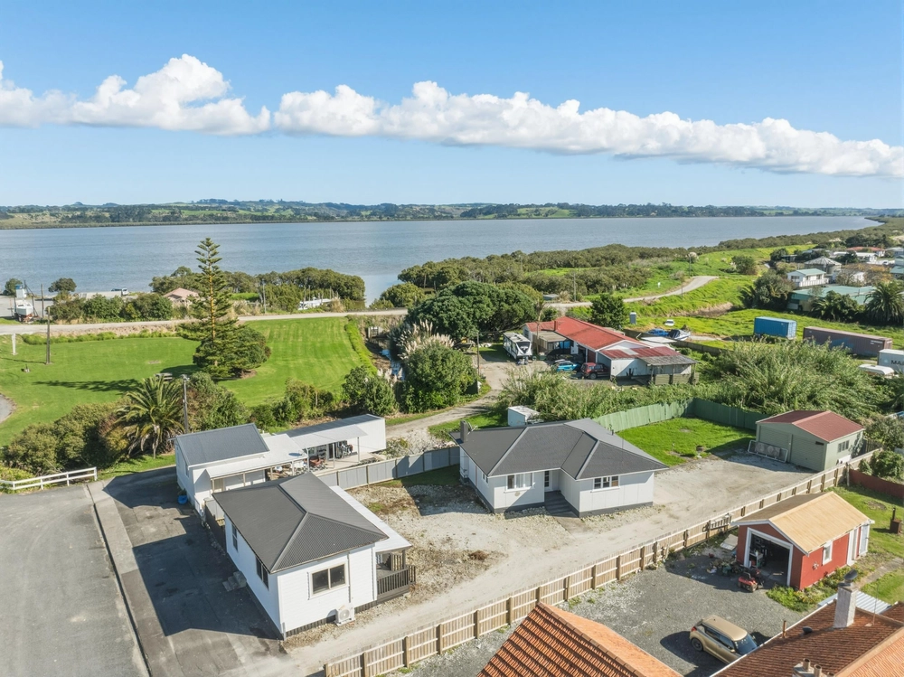 Photos of 16 Ruawai Wharf Road