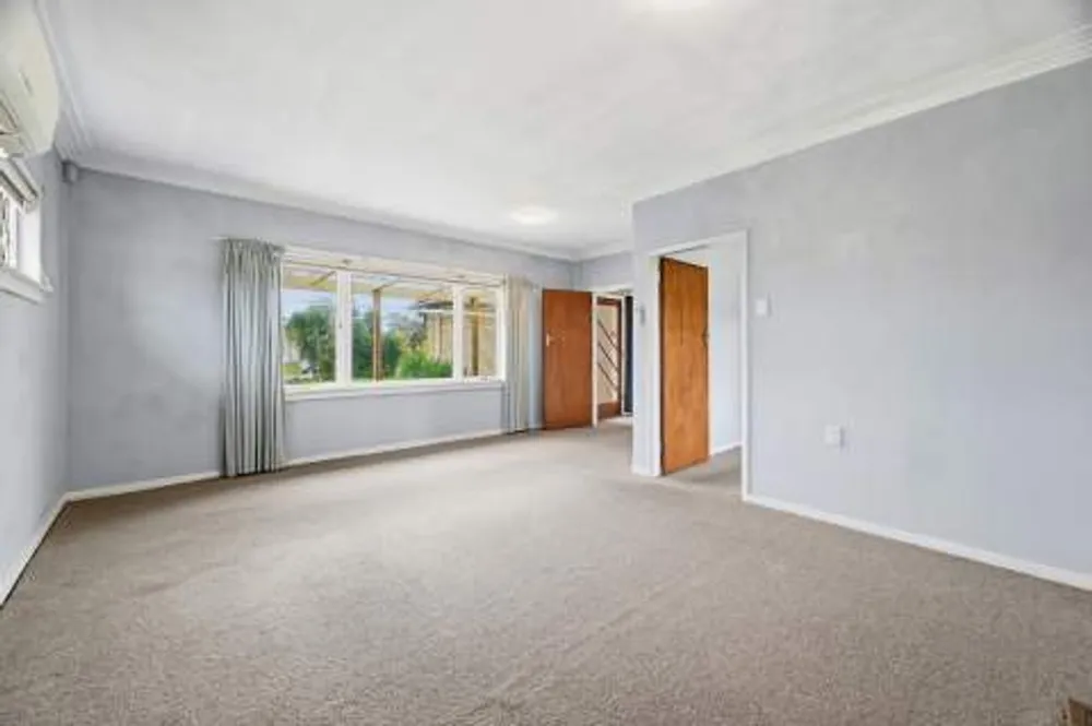 Photos of 25 Russell Road