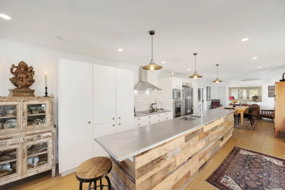 Photos of 90B Ireland Road