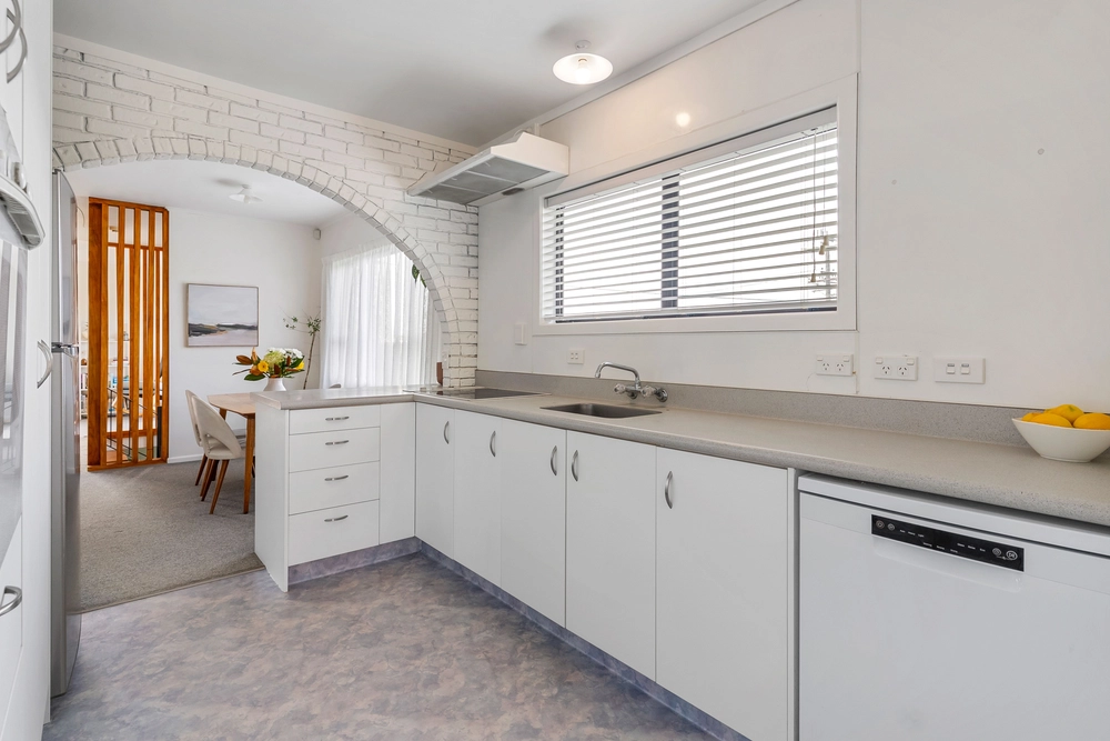 Photos of 720 Te Atatu Road