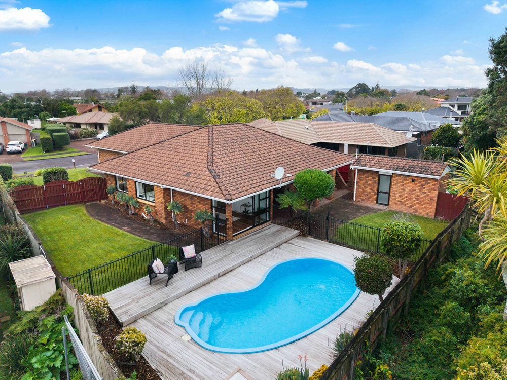 Photos of 16 Westholm Way