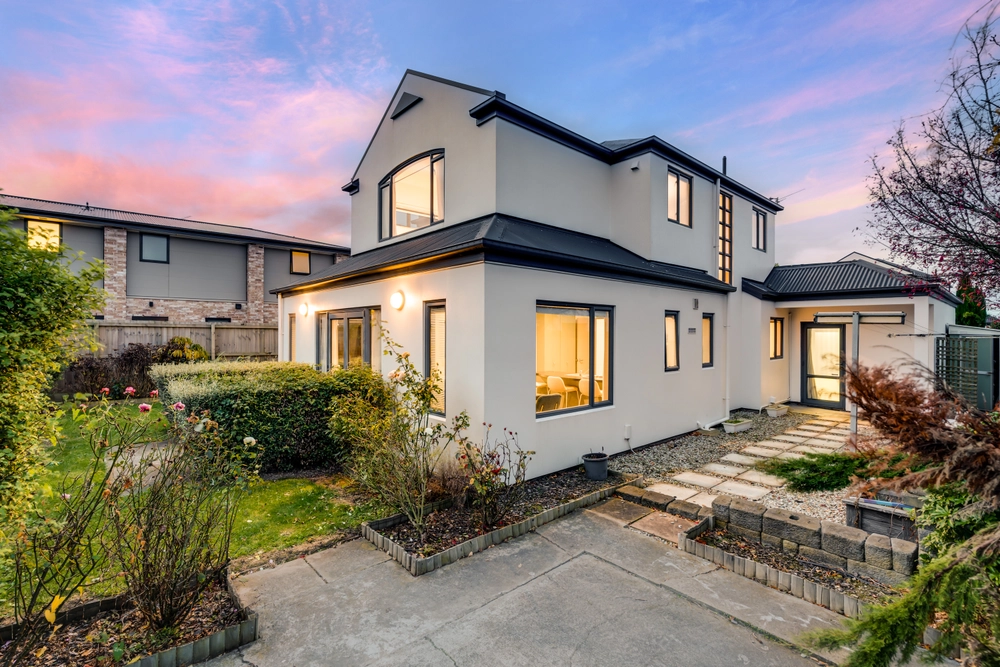 Photos of 70 Wharenui Road