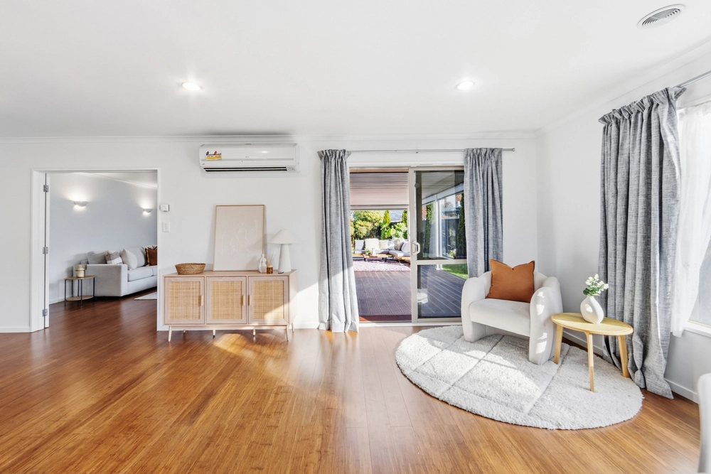 Photos of 45 Kinsella Crescent