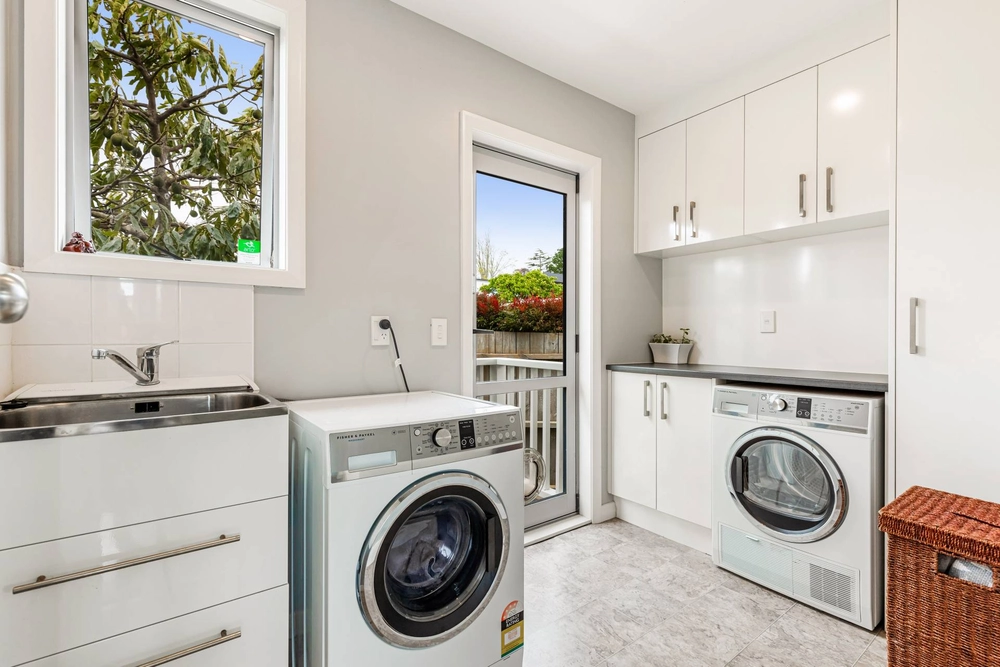 Photos of 103a wharf road te