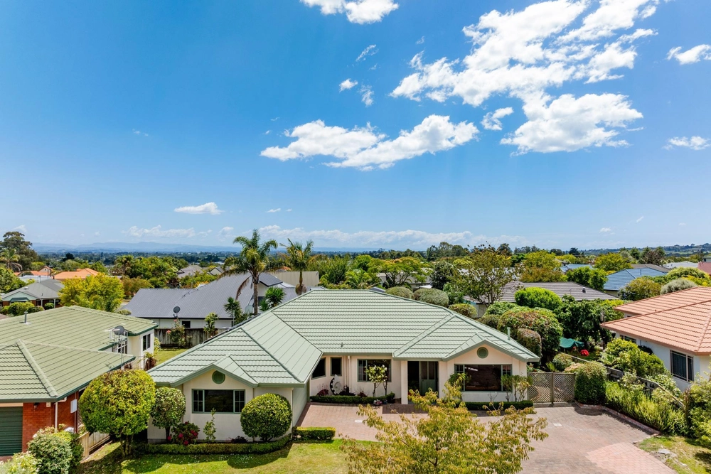 Photos of 19 Kingsgate Avenue