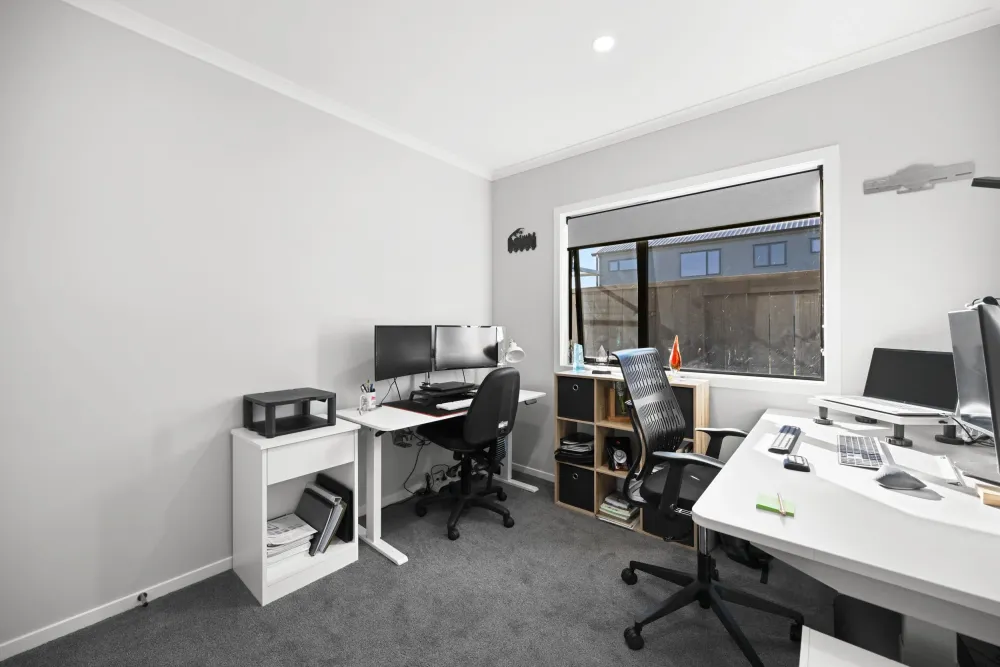 Photos of 9 Earp Crescent