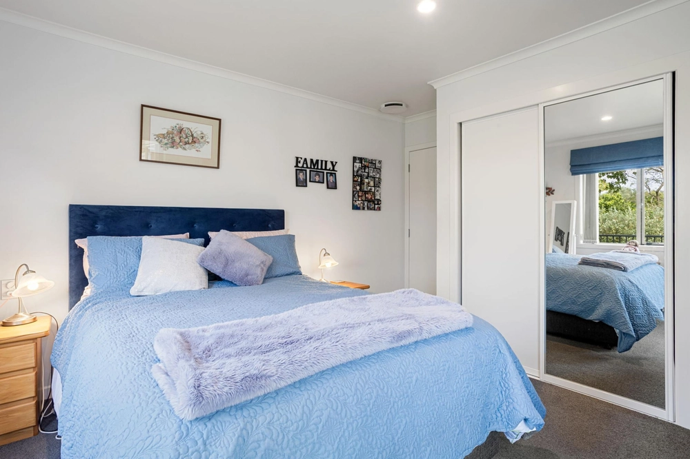 Photos of 55 Sovereign Isle Lane