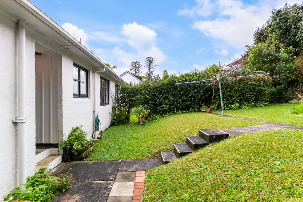 Photos of 61-63 Lingarth Street