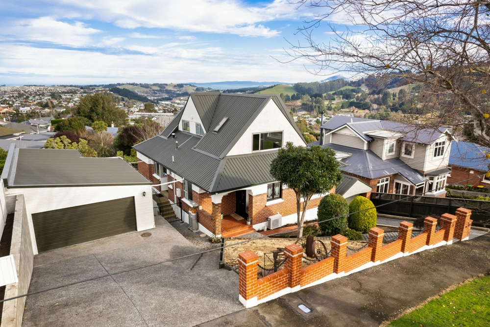Photos of 141 Easther Crescent