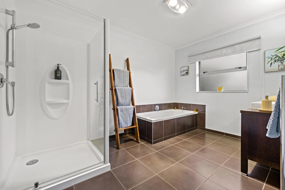 Photos of 46 Glen Ida Way