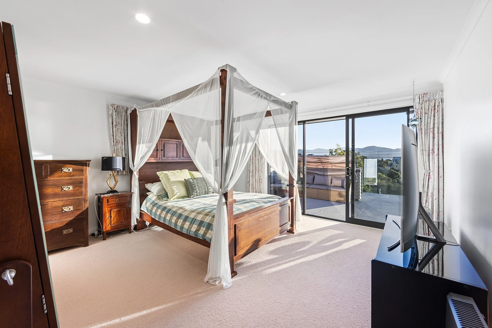 Photos of 30 Te Ara Crescent