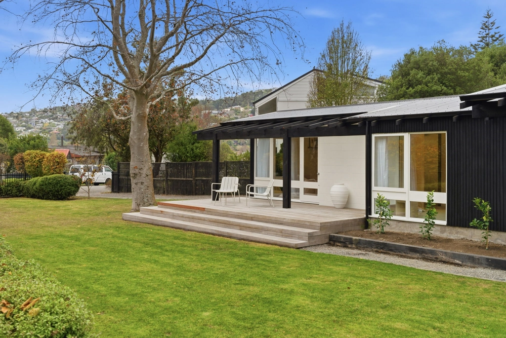 Photos of 21 Gunns Crescent