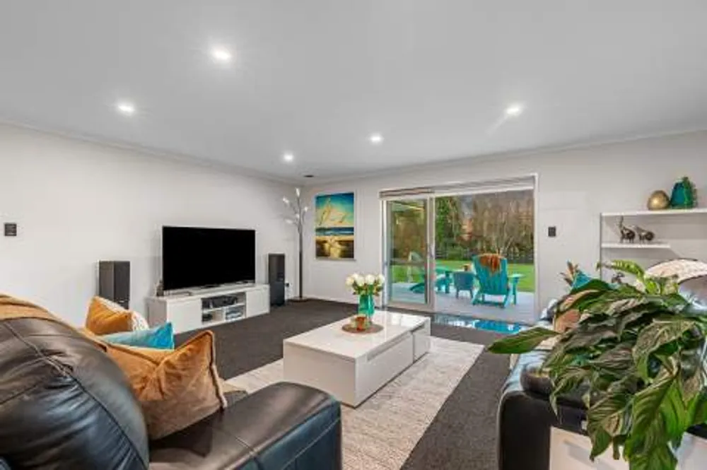 Photos of 1 Royal Ascot Drive