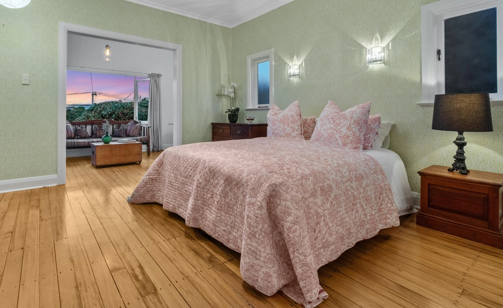 Photos of 2 Seabreeze Road