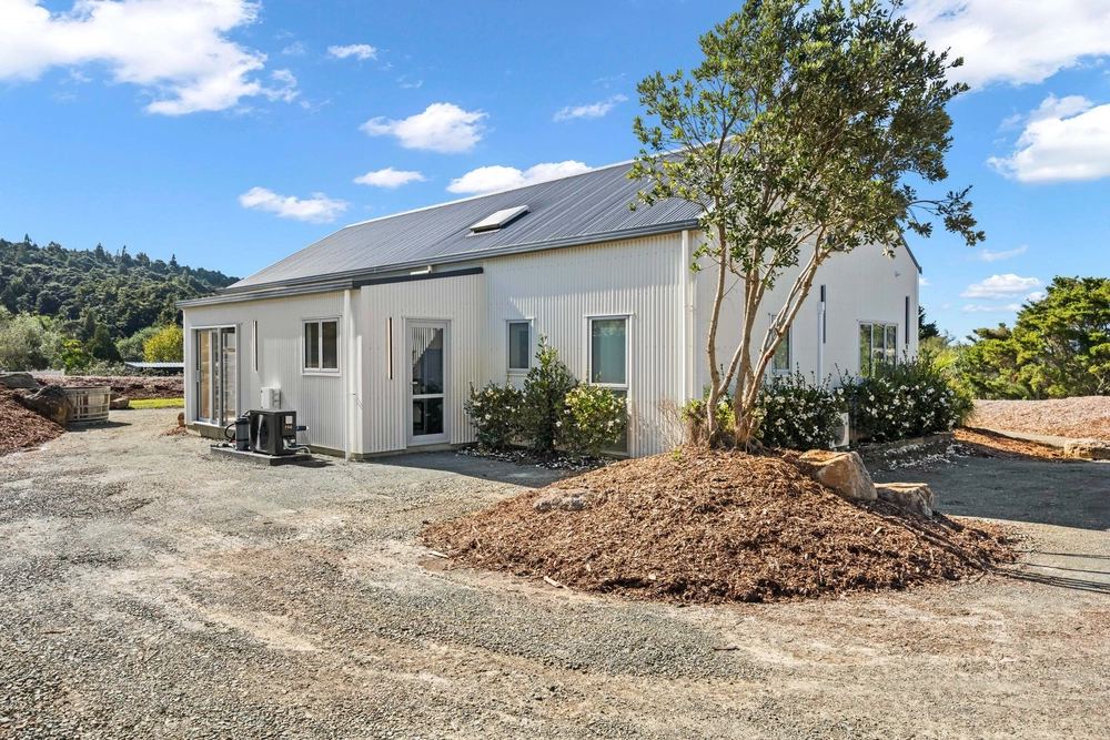 Photos of 27 Wainikau Lane
