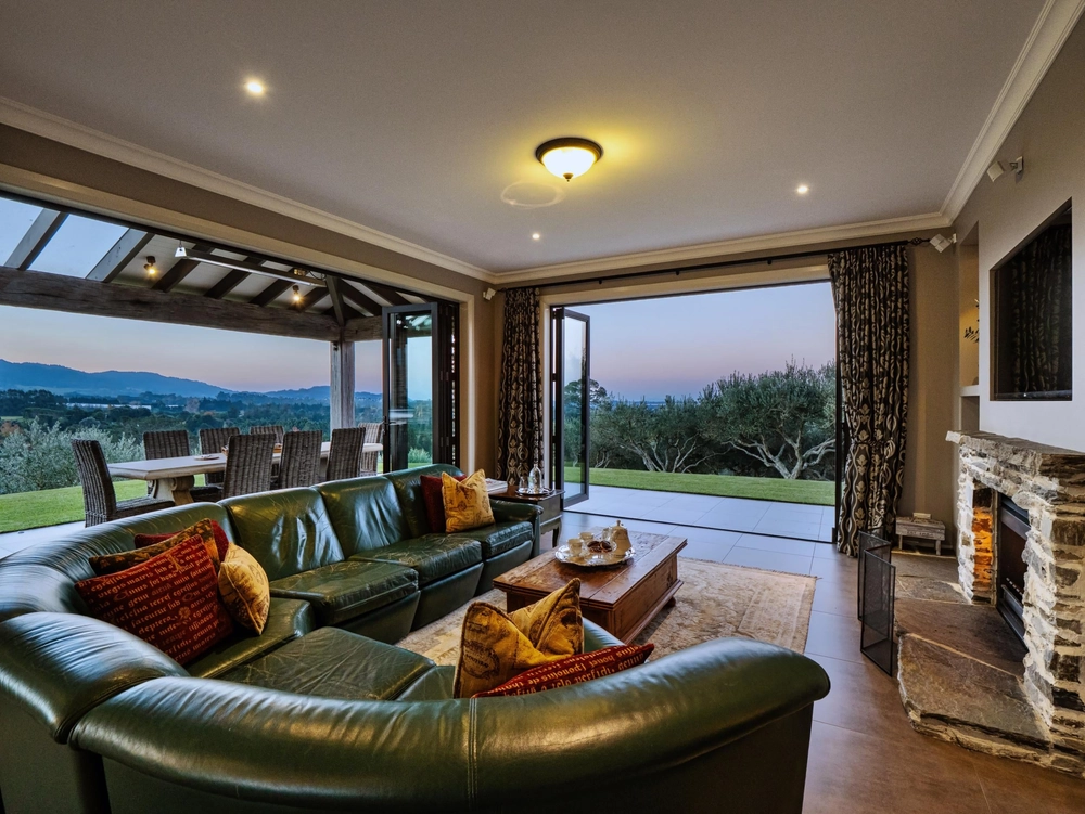 Photos of 265A Hot Springs Road