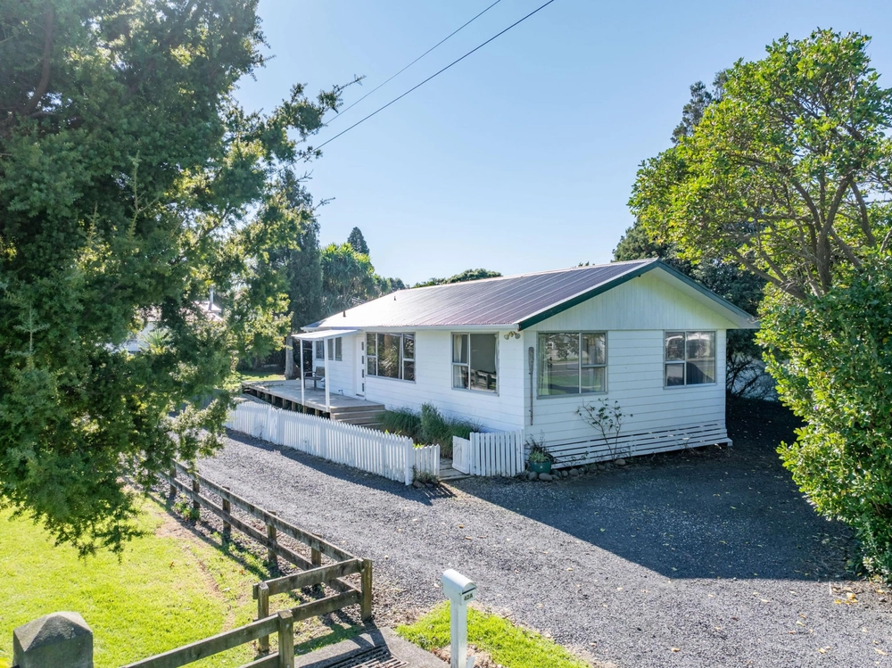 Photos of 42B Wallis Street