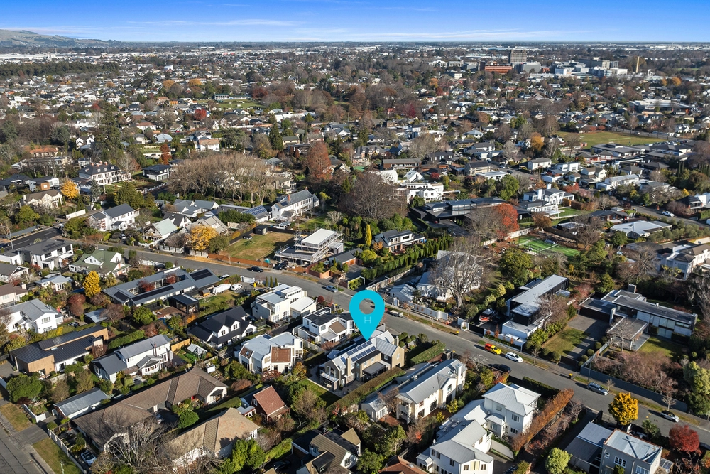Photos of 20 Thornycroft Street