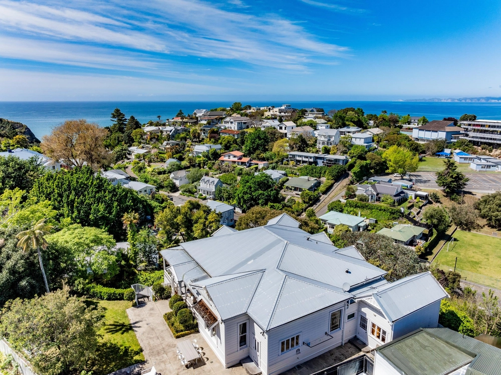 Photos of 6 Thompson Road