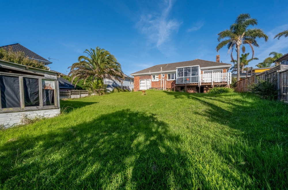 Photos of 182 Bucklands Beach Road