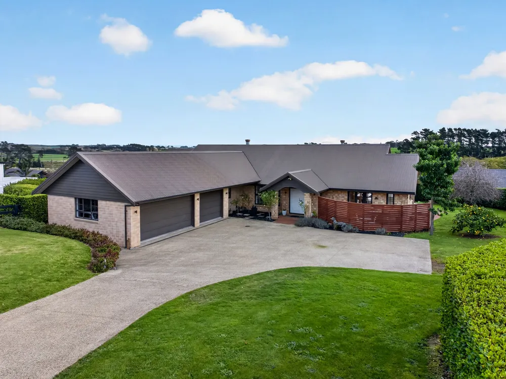 Photos of 136 Mcrobbie Road