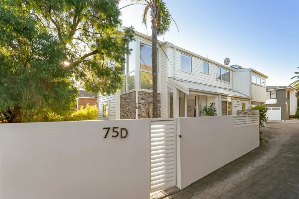Photos of 75D Oceanbeach Road