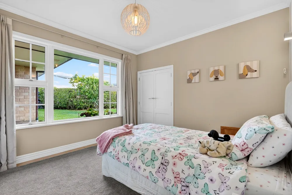 Photos of 136 Mcrobbie Road
