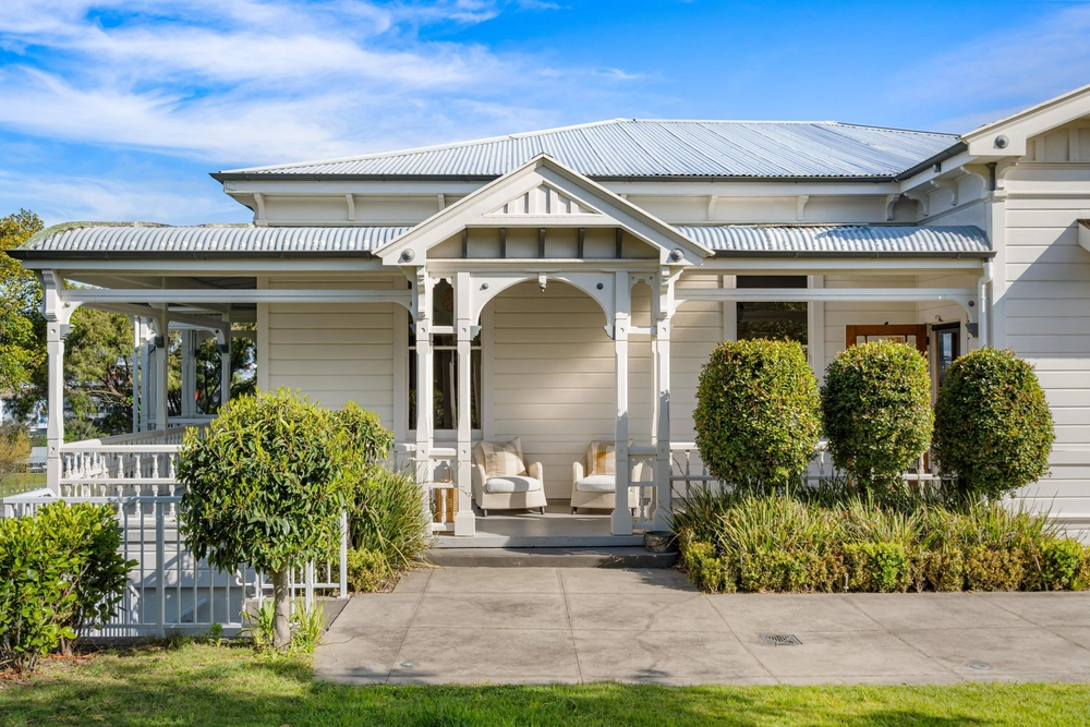 Photos of 6 Thompson Road