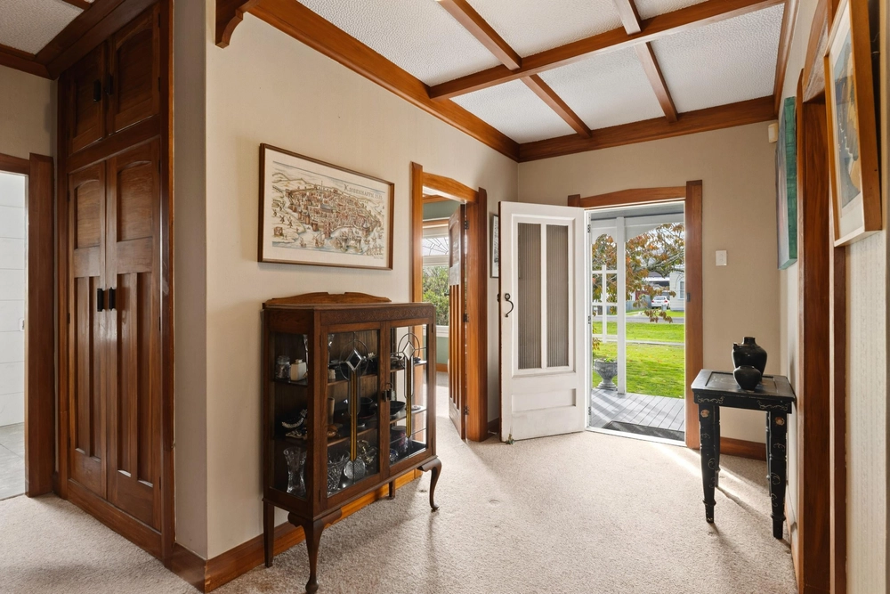 Photos of 266 Clifford Street