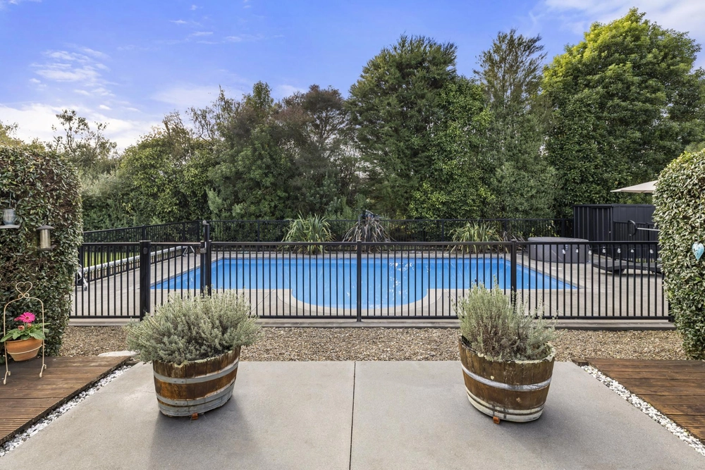 Photos of 46 Glen Ida Way
